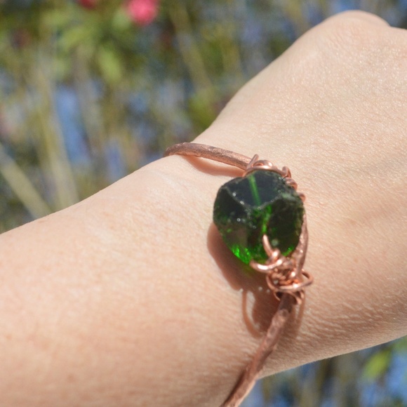 Natural Green Sea Glass Pure Copper Cuff Bracelet Boho Handmade Rustic Gift - Picture 3 of 8